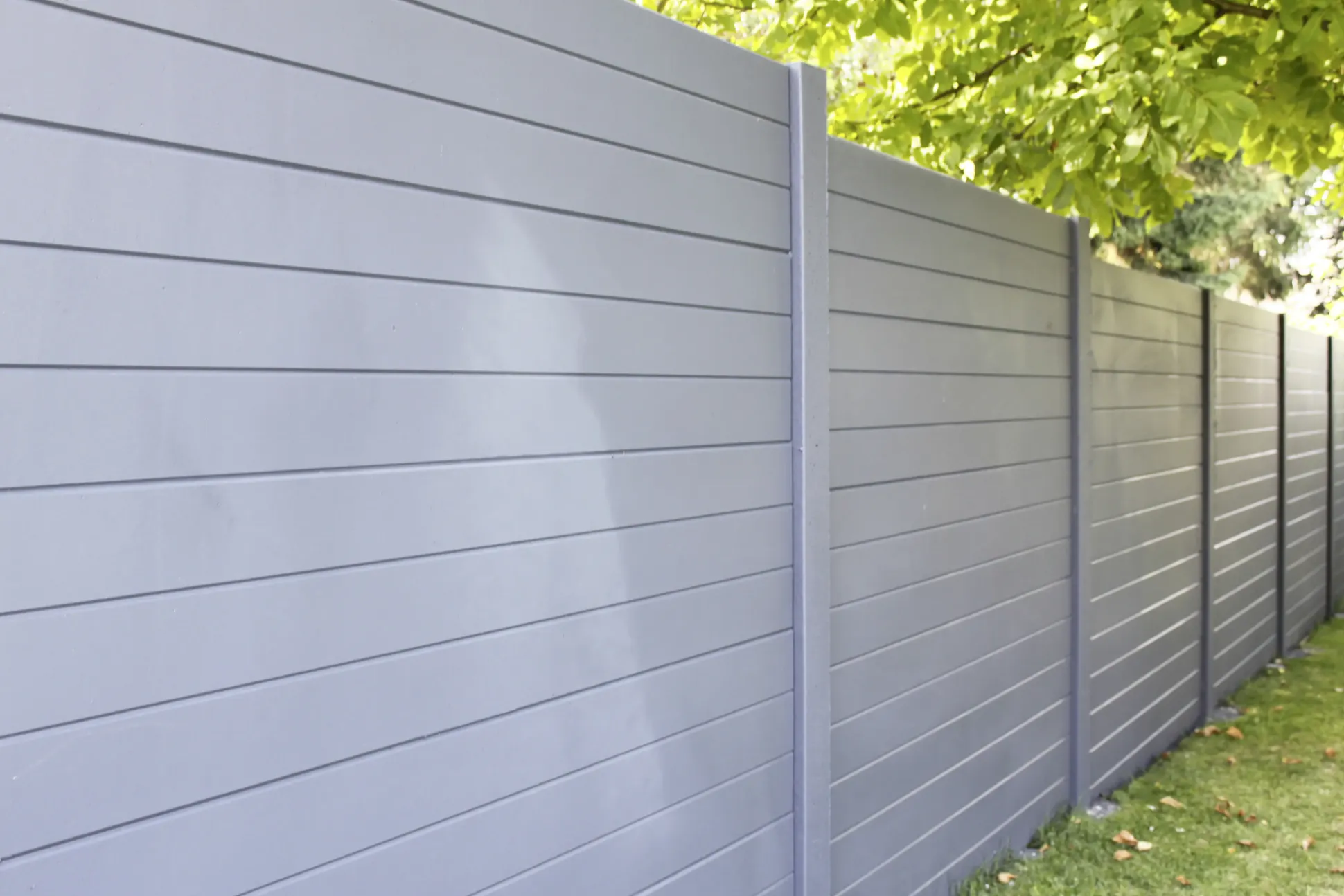 Betonzaun Grundset Prestige mit Anfangs und Endpfosten 210 cm