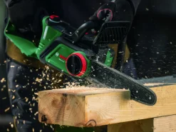 Bosch Akku Kettensäge PKE 18V-30-28​ inkl. Akku & Ladegerät 30 cm Schwertlänge