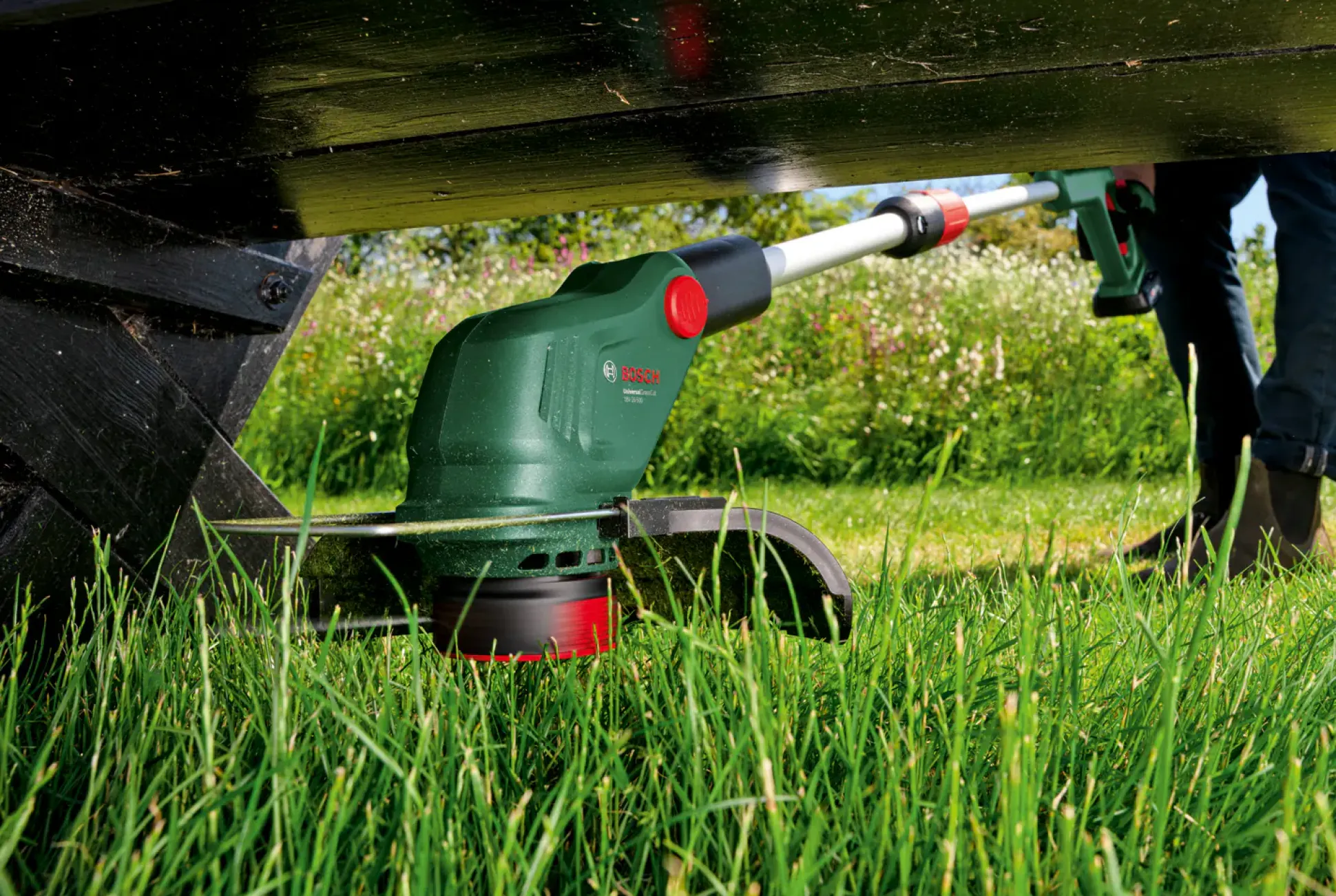 Bosch Akku Rasentrimmer UniversalGrassCut 18V-26 inkl. Akku & Ladegerät 26 cm Schnittkreis
