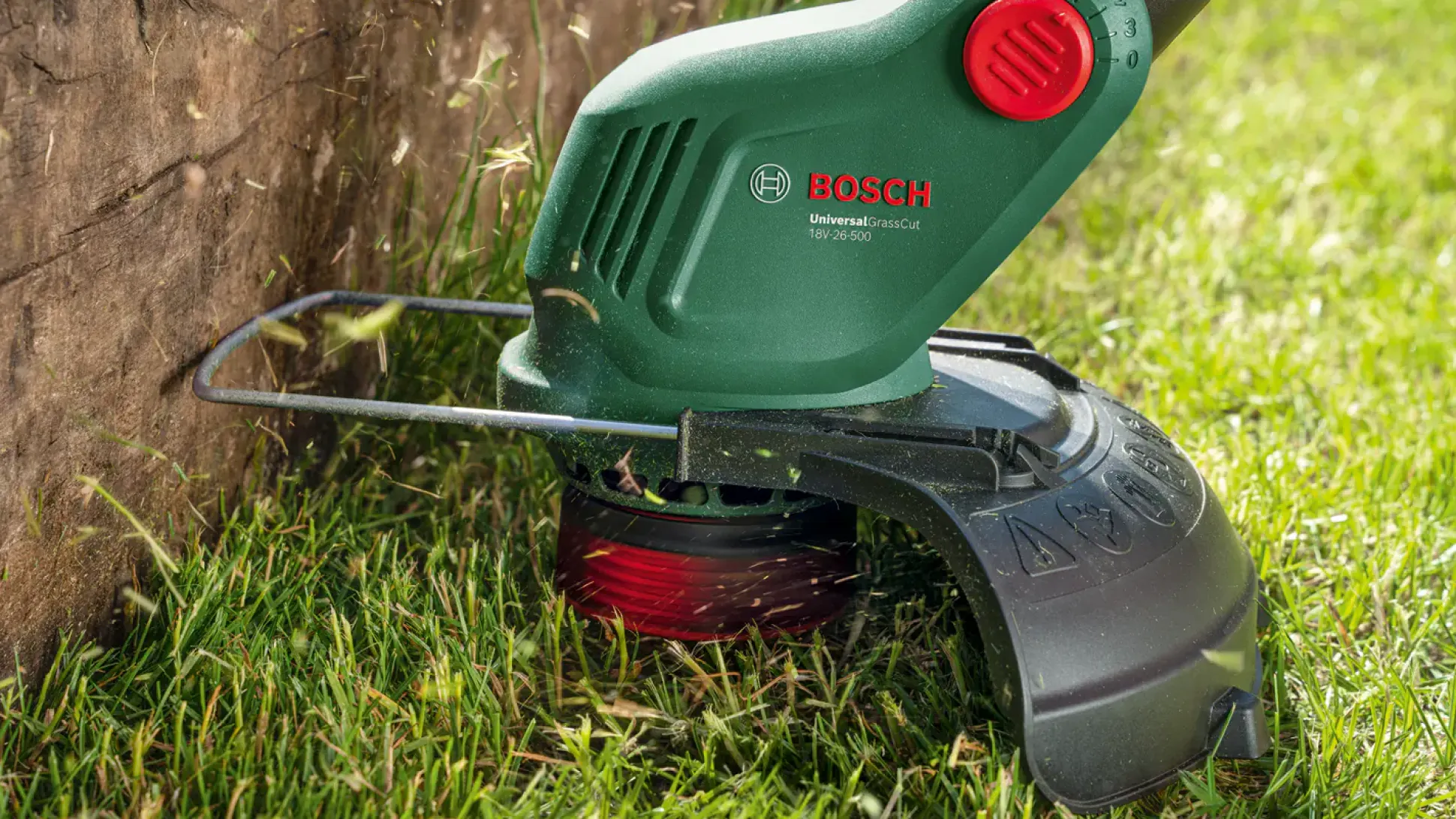 Bosch Akku Rasentrimmer UniversalGrassCut 18V-26 inkl. Akku & Ladegerät 26 cm Schnittkreis