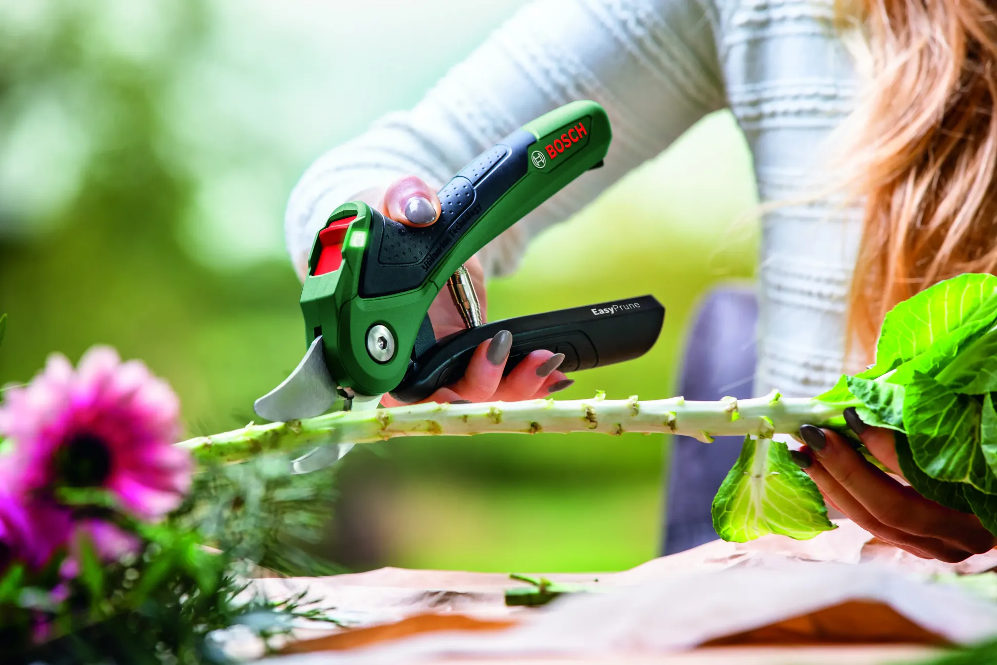 Bosch Akku-Gartenschere EasyPrune inkl. Ladekabel