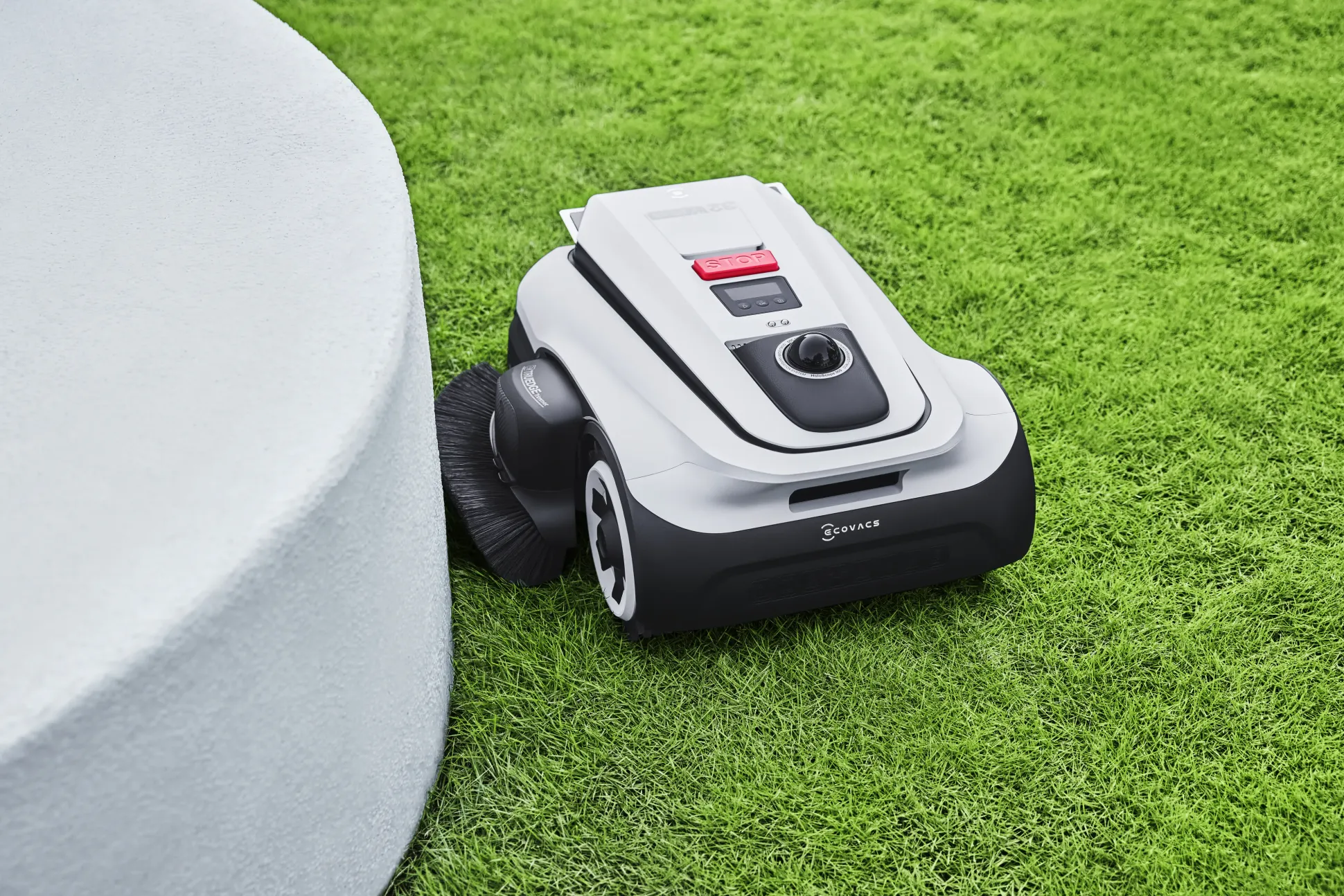 ECOVACS Mähroboter GOAT A3000 LiDAR Pro - 33 cm Schnittbreite 3000 m² 32 V
