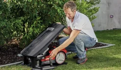Einhell Mähroboter Garage mit klappbarem Deckel