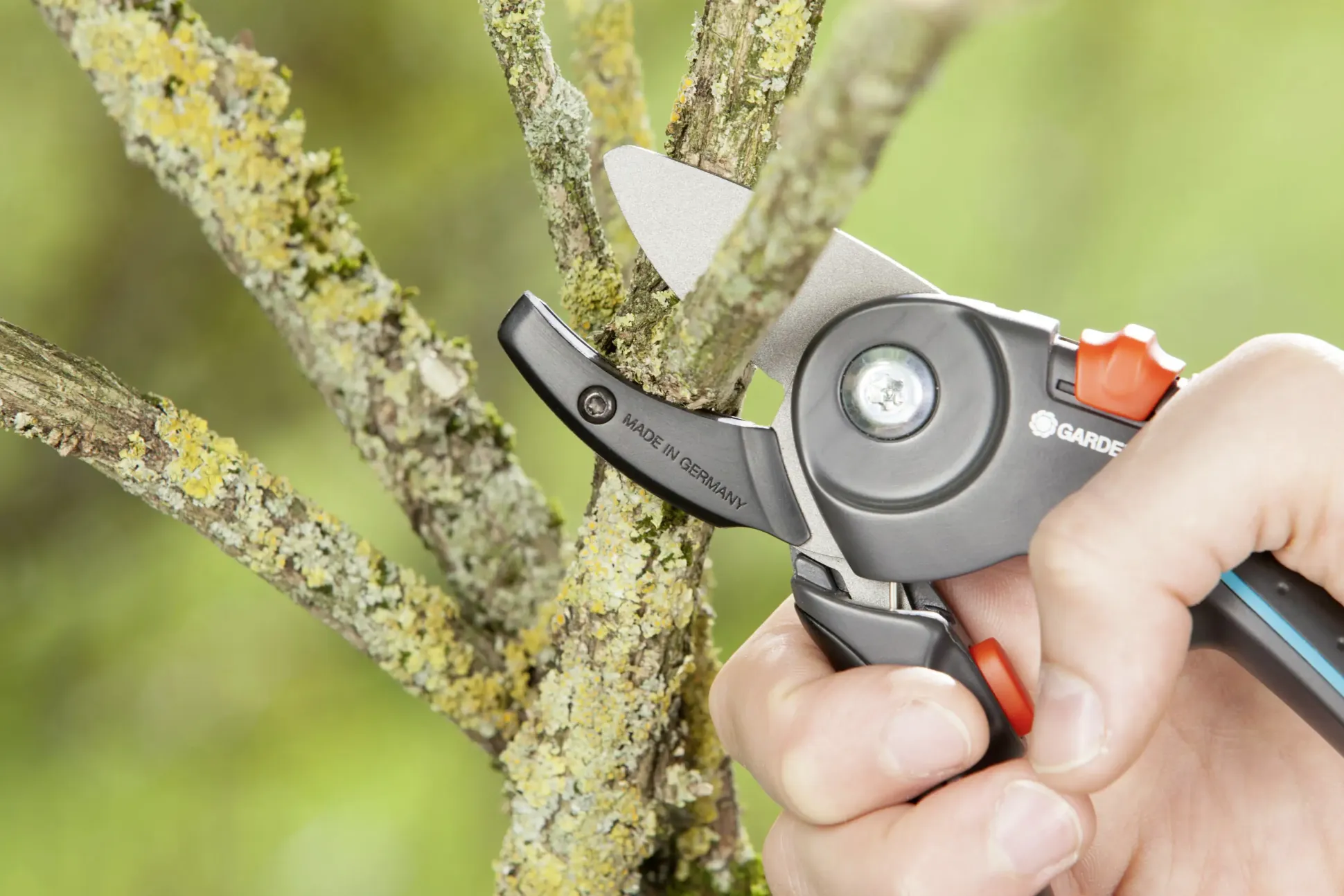 Gardena Gartenschere A/M bis zu Ø 23 mm Schnittstärke