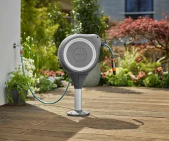 Gardena Terrassen-Schlauchbox RollUp M mit 20 m Schlauch automatisches Aufrollen