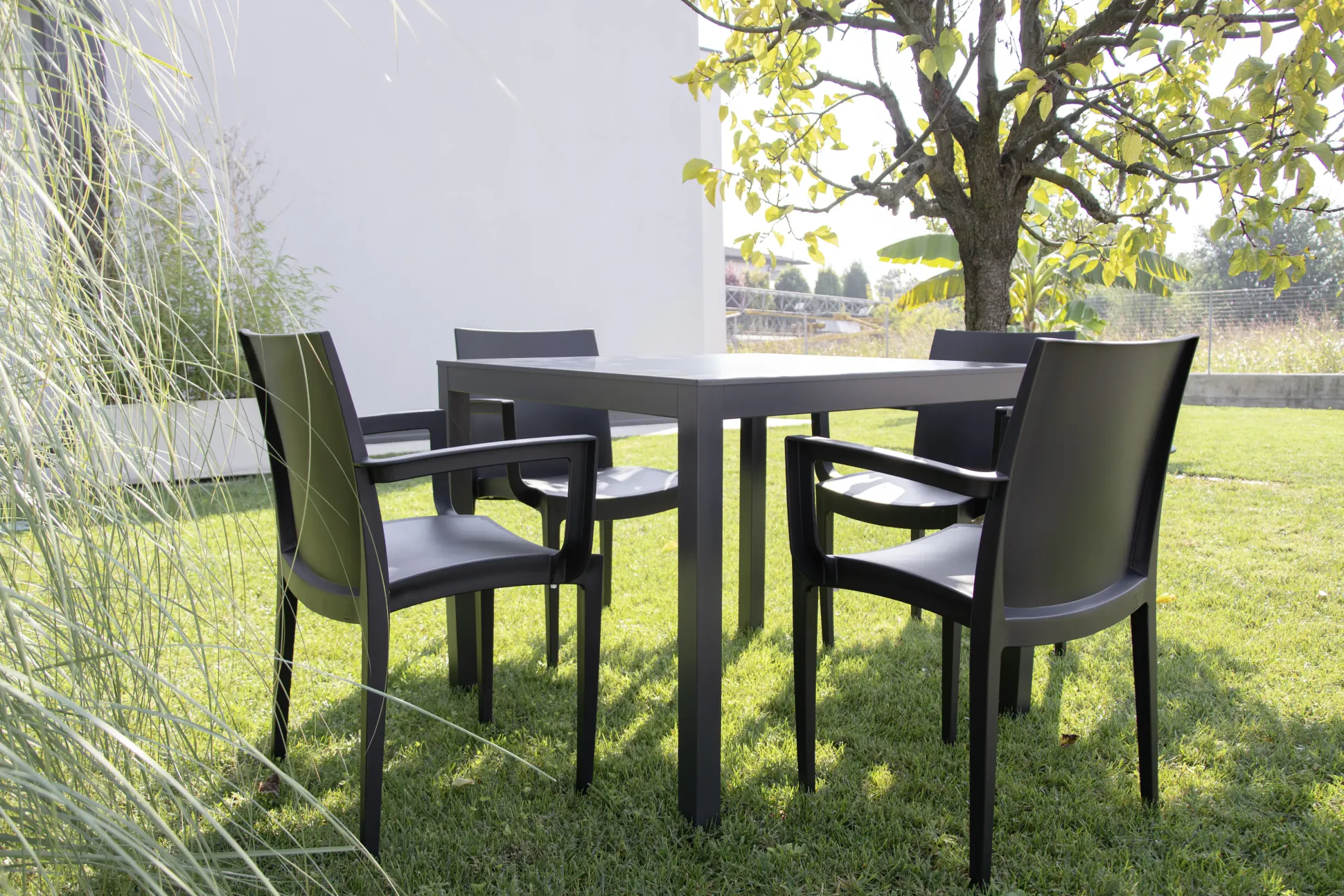 Grandsoleil Gartenstuhl Kunststoff Venice mit Armlehne anthrazit
