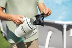 Intex Akku Poolsauger ZR100 inkl. 2 Reinigungsbürsten
