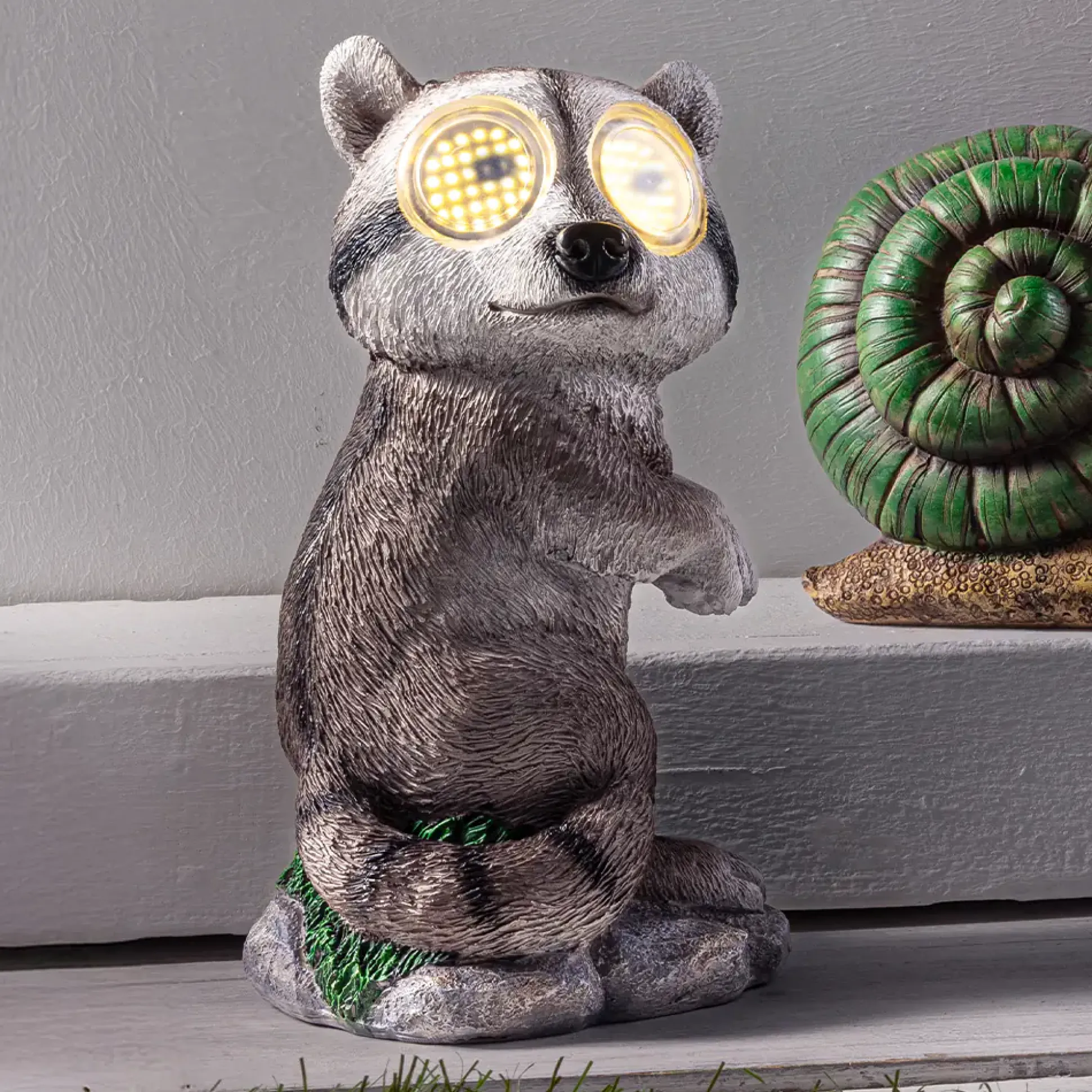 LED Dekofigur Solar Waschbär Rolling Eyes 21–26 cm warmweiß braun
