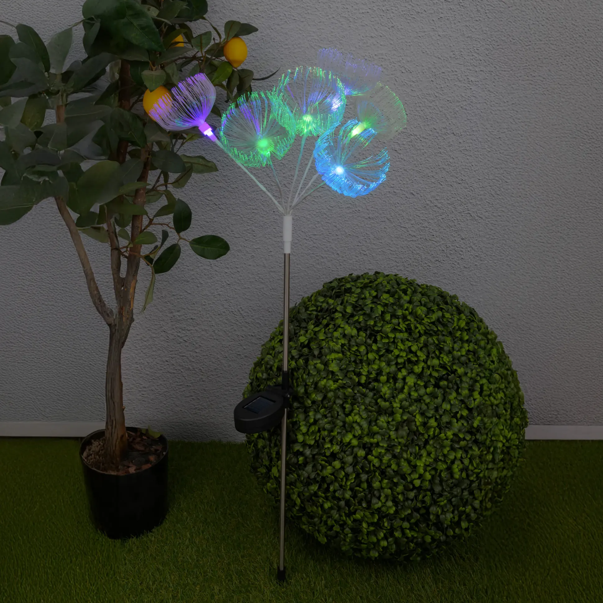 Light & More LED Solarleuchte Blumen weiß