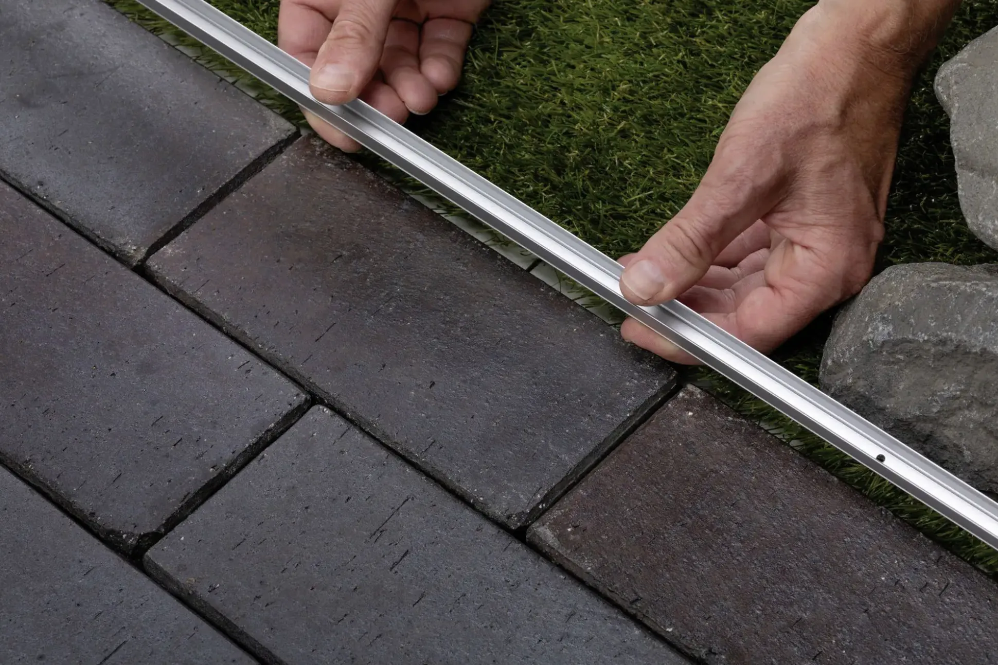 Paulmann Plug & Shine Stripe Smooth Outdoor 5 m schwarz dimmbar