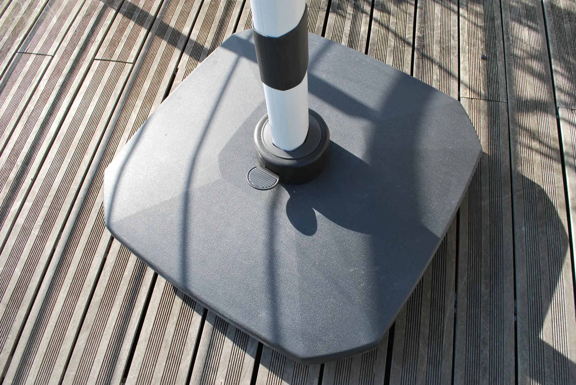 Schirmständer mit Rollen ca. 90 kg