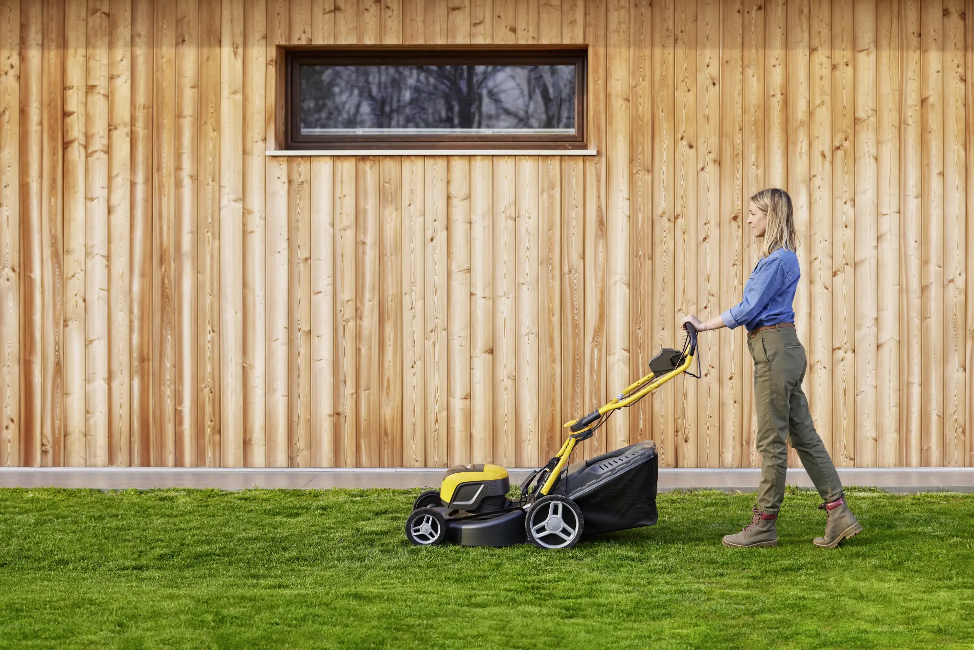 Stiga Akku-Rasenmäher Combi 548e 46 cm Schnittbreite inkl. 2 x 4 Ah Akku u. Ladegerät