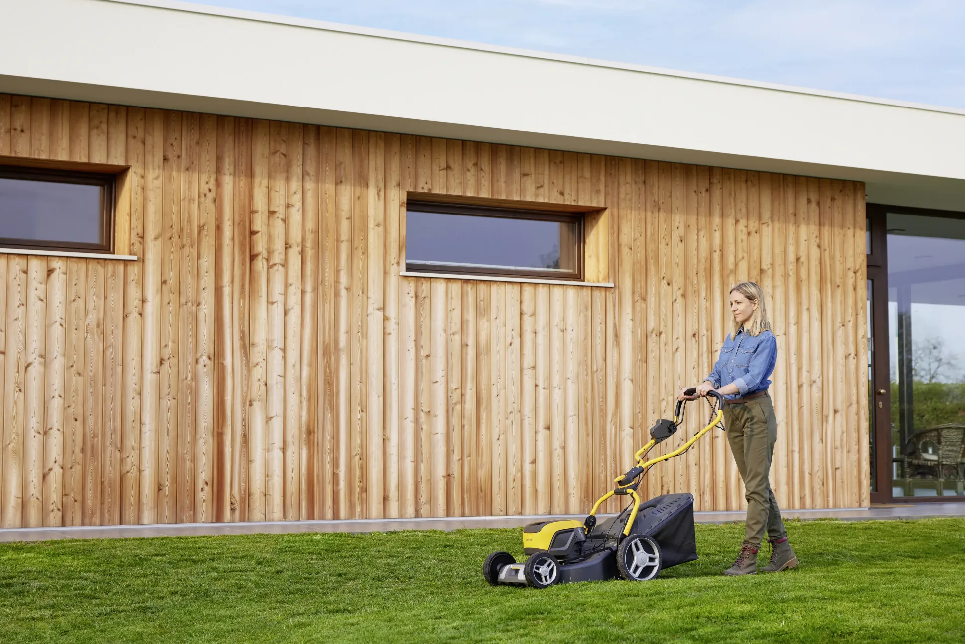 Stiga Akku-Rasenmäher Combi 548e 46 cm Schnittbreite inkl. 2 x 4 Ah Akku u. Ladegerät